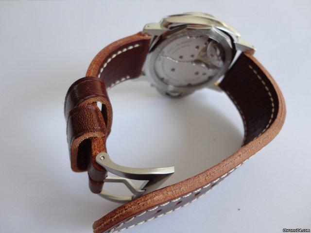 replica Panerai Luminor 1950 3DAYS PAM 372 WATCHES 1