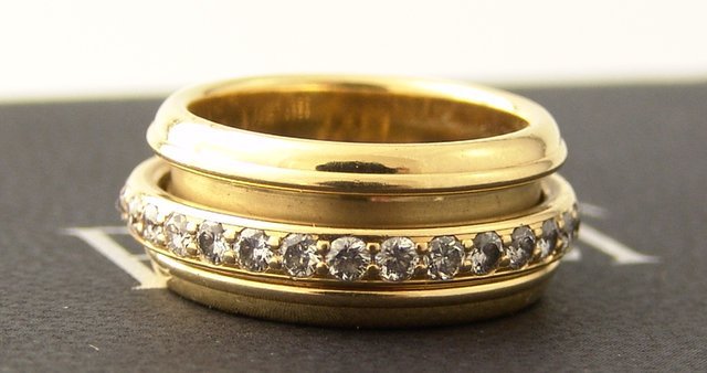 replica Piaget Posession Ring 18 krt. Gelbgold 30 Brillanten -Schn?ppchen- WATCHES 1