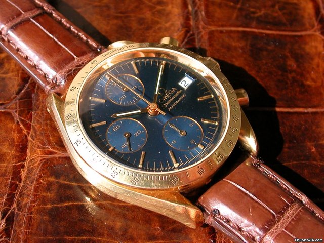 Omega Speedmaster Ref. 1750043/3750043 in 18k Gelbgold WATCHES 2