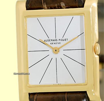 Audemars Piguet Gent's 18K Yellow Gold Square Classique Strapwatch WATCHES 2