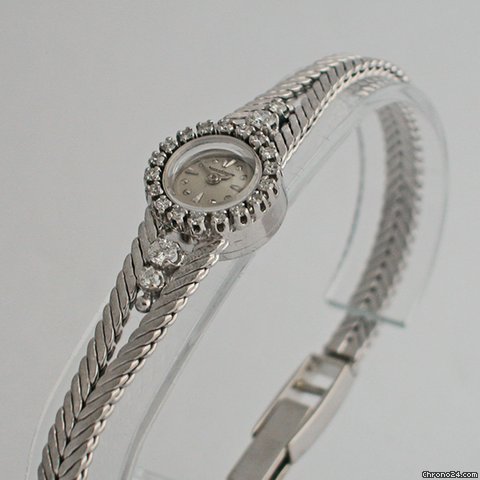 Jaeger-LeCoultre backwinder WATCHES 2