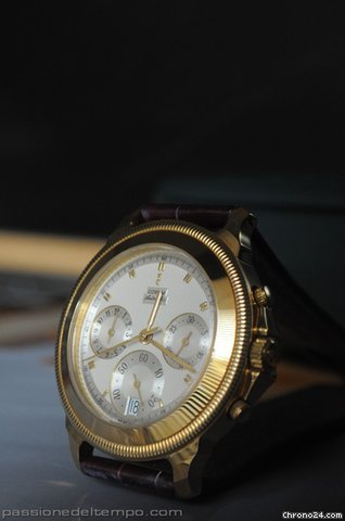 Corum CHRONOGRAPH TEMPS MACANIQUE WATCHES 2