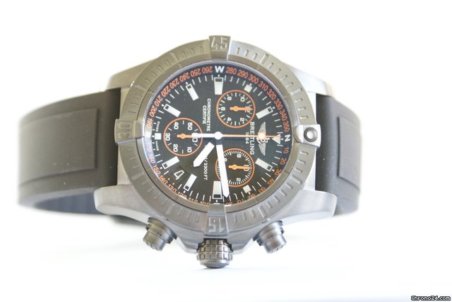 Breitling Avenger Seawolf Black Steel Limitierte Serie All Black Orange WATCHES 2