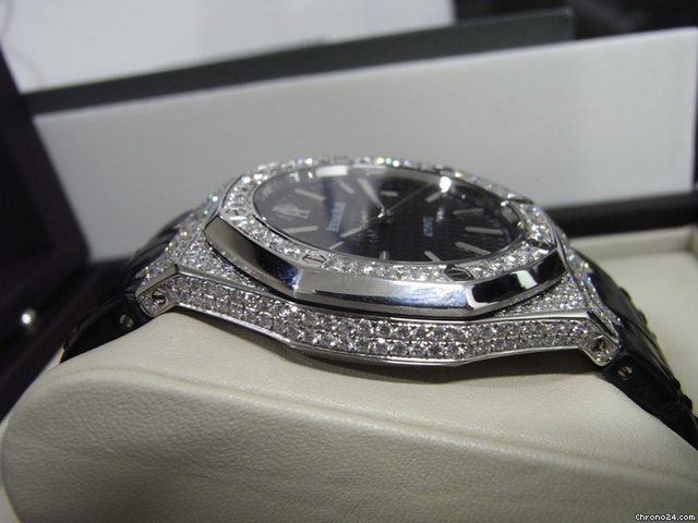Audemars Piguet Royal Oak Diamond (Tuxedo) WATCHES 2