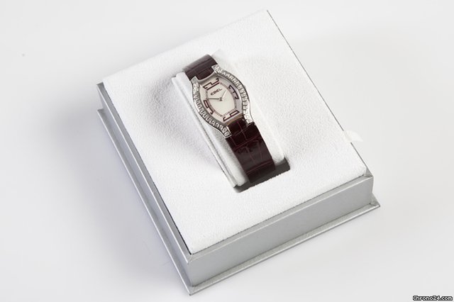 replica Ebel Beluga Tonneau Perlmutt ZB + Diamanten DAU WATCHES 1