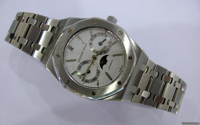 Audemars Piguet Royal Oak Day Date 40 Mm Rare WATCHES 2