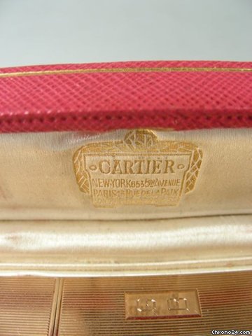 Cartier Lipstickwatch-en or massif-montre mecanique se trouvant dans un rouge ¨¤ lEvre-ultra rare-etui original-vers 1930. WATCHES 2