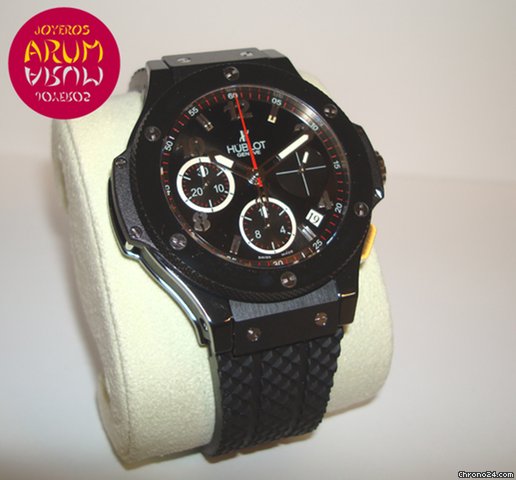 Hublot Big Bang Black Magic WATCHES 2
