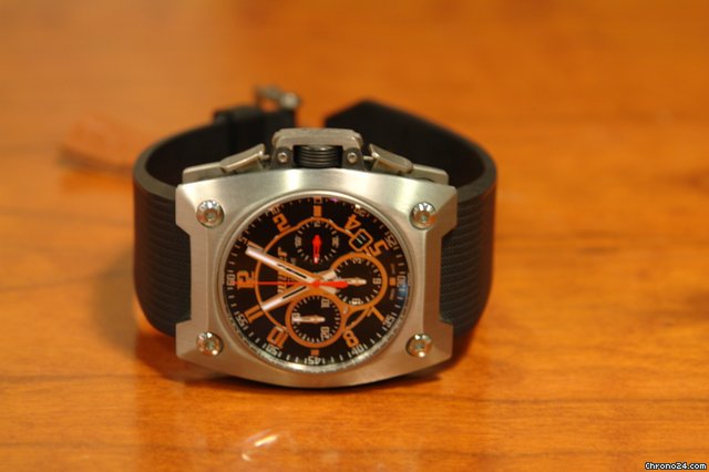 Wyler Chronograph Titanium 75% Discount Black Dial - Black WATCHES 2