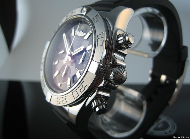 Breitling Chronomat 44 AB011011/F546 Ungetragen WATCHES 2