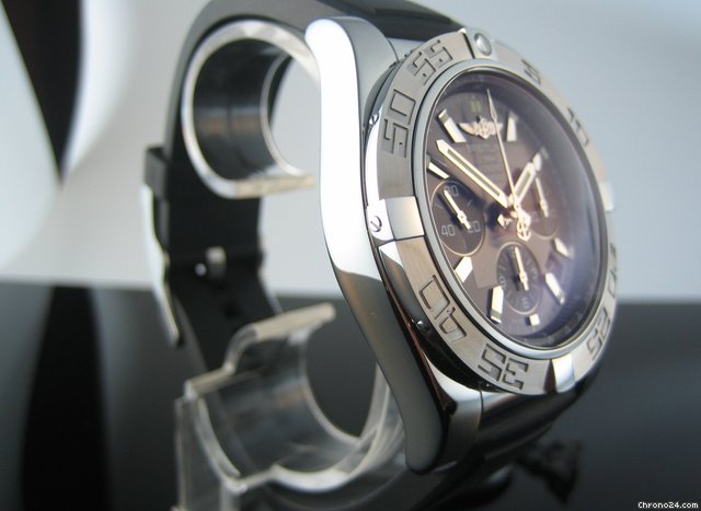 replica Breitling Chronomat 44 AB011011/F546 Ungetragen WATCHES 1