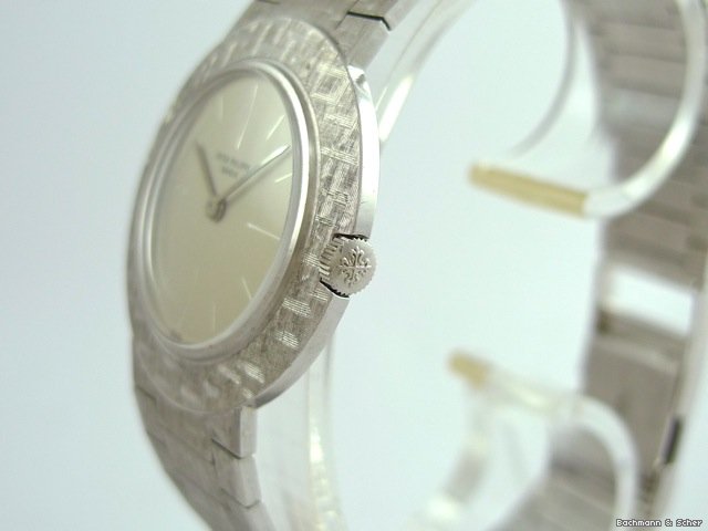 Patek Philippe Gentlemans Watch, 950 Platinum, Reference 2594 WATCHES 2
