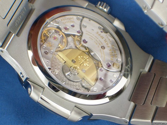 replica Patek Philippe Nautilus 5712/1a Riserva Di Carica Fasi Luna WATCHES 1