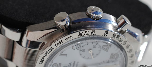 Omega Speedmaster Automatik Edelst. Chronograph Perlmuttziffeblatt WATCHES 2