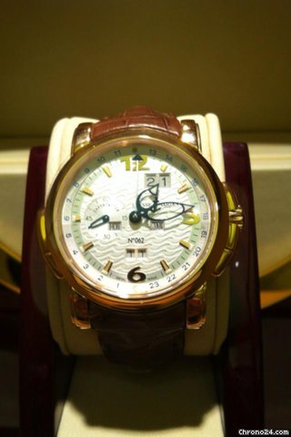 Ulysse Nardin GMT +- Perpetual Limited Edition WATCHES 2