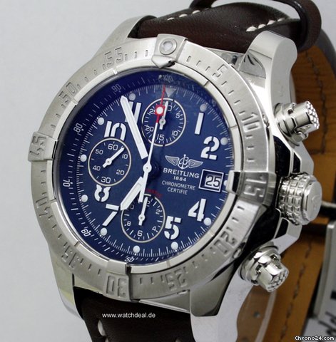 Breitling Avenger Neu incl MWST mit Box +Papieren WATCHES 2