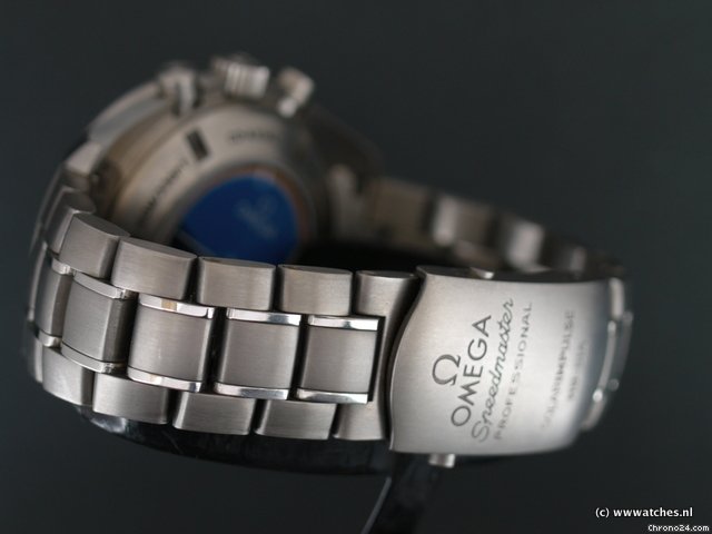Omega Speedmaster Solar Impulse WATCHES 2