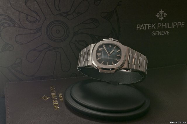 Patek Philippe JUMBO NEW NAUTILUS WATCHES 2