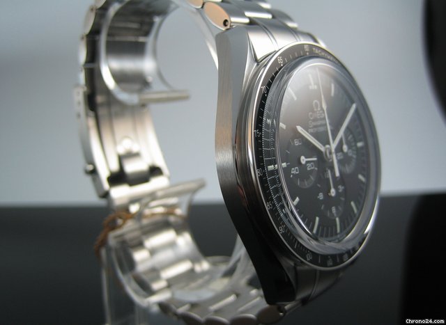 replica Omega Speedmaster Professional Moonwatch Chronograph 3573.50.00 WATCHES 1