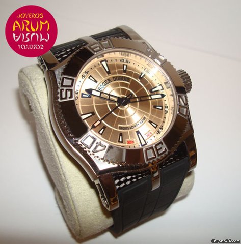 Roger Dubuis Easy Diver Champagne WATCHES 2