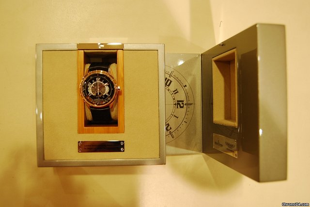 replica Jaeger-LeCoultre AMVOX II CHRONOGRAPH LIMITED EDITION ROSE GOLD ASTON MARTIN WATCHES 1