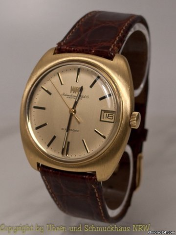 IWC VINTAGE ELECTRONIC WATCHES 2