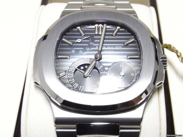 Patek Philippe Nautilus 5712 1A (IN STOCK) WATCHES 2
