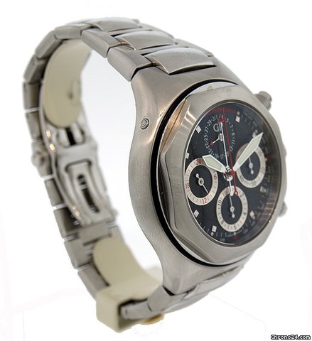 Girard Perregaux Laureato EVO3 Chronograph WATCHES 2