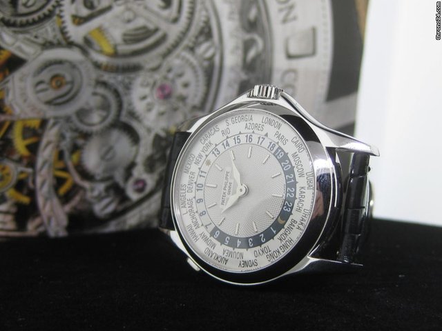 replica Patek Philippe WORLDTIMER 5110G NOS WATCHES 1