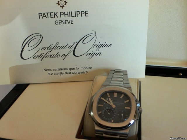 Patek Philippe NAUTILUS 5712 WATCHES 2