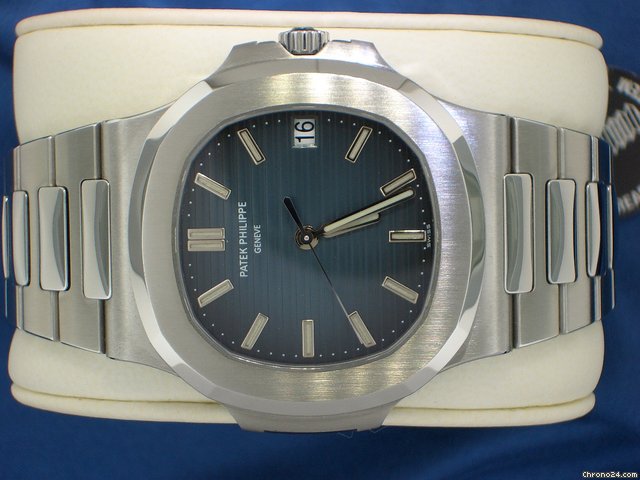 Patek Philippe Nautilus 5711/1a-001 WATCHES 2