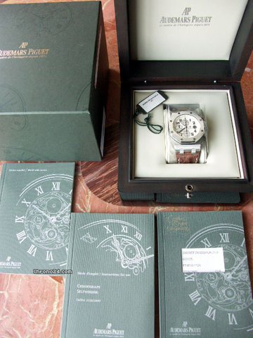 Audemars Piguet Royal Oak Offshore Chronograph Safari: Retail WATCHES 2