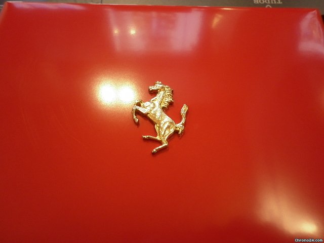 Girard Perregaux chronograph ferrari WATCHES 2