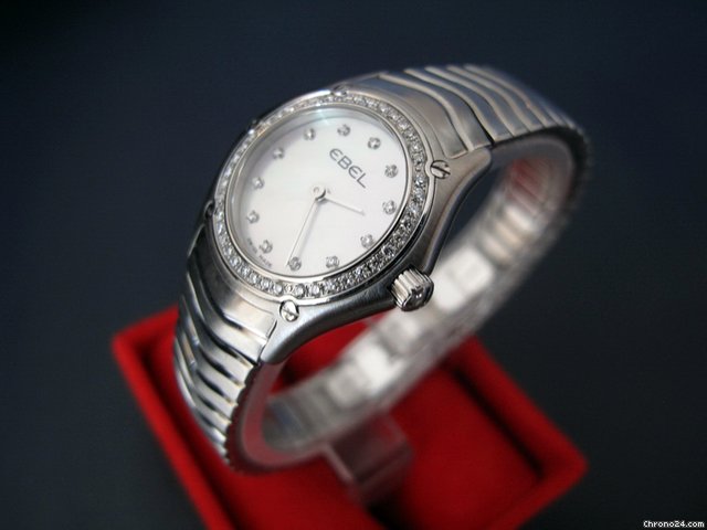 Ebel Classic Wave Mini Perlmutt & 54 Diamanten WATCHES 2