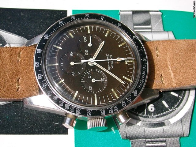 replica Omega Speedmaster Pre Moon Ref. 105.003-65 "tropical" aus 1965 WATCHES 1 