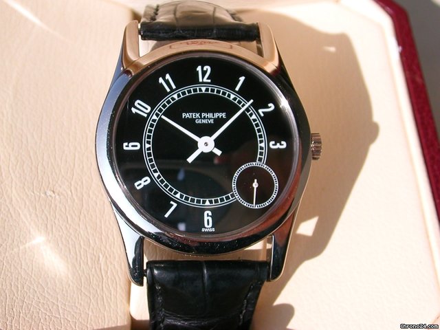 Patek Philippe Ref. 5000G mit Box und Papieren WATCHES 2
