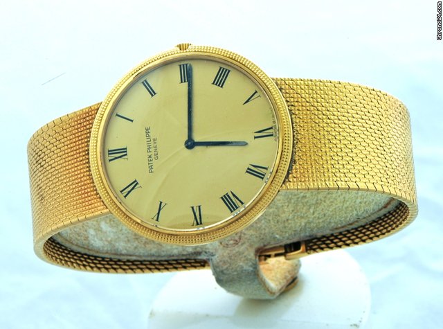 Patek Philippe Calatrava Clou de Paris with integrated bracelet. Ref. 3588 WATCHES 2
