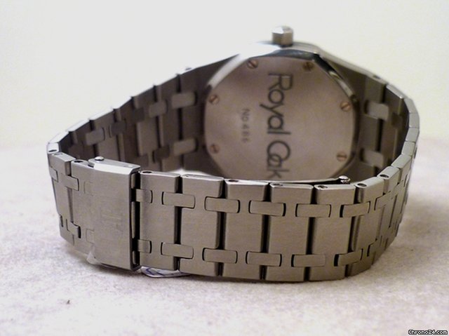 replica Audemars Piguet ROYAL OAK DAY DATE MOON-PHASE WATCHES 1