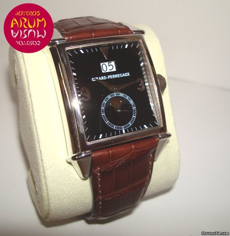 Girard Perregaux Vintage 1945 WATCHES 2