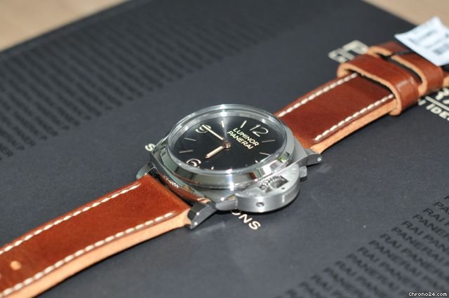 replica Panerai PAM 372 WATCHES 1