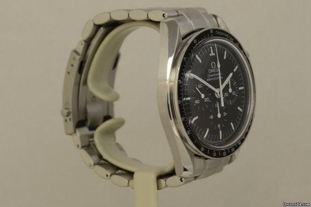 Omega Speedmaster Professional Moonwatch 3570.50.00 WATCHES 2