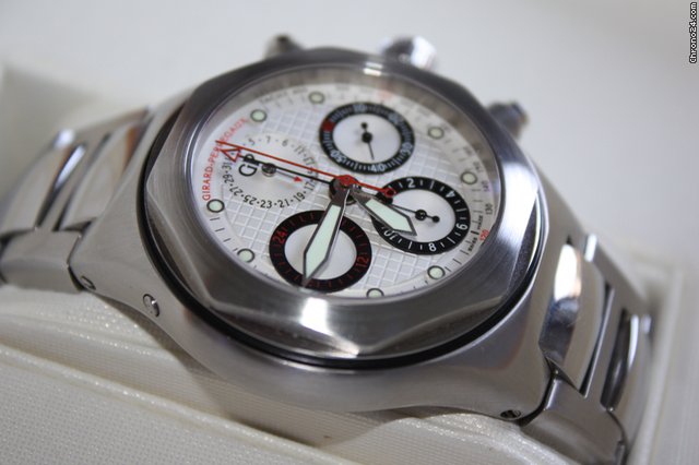 replica Girard Perregaux Chrono Laureato Evo3 WATCHES 1