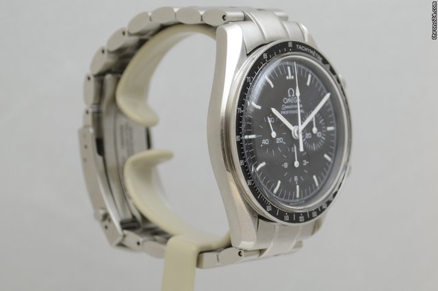 Omega Speedmaster Professional Moonwatch WATCHES 2