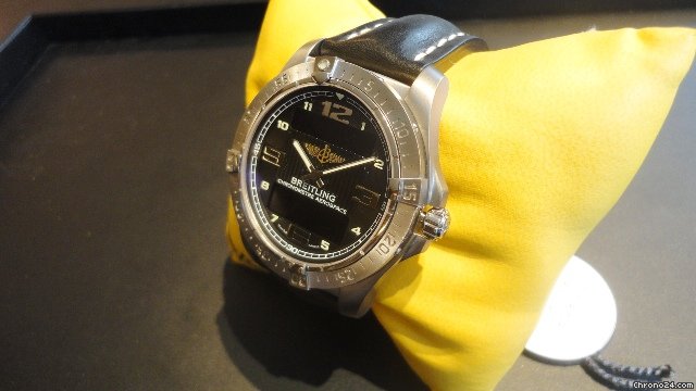 Breitling UNGETRAGENE Aerospace WATCHES 2
