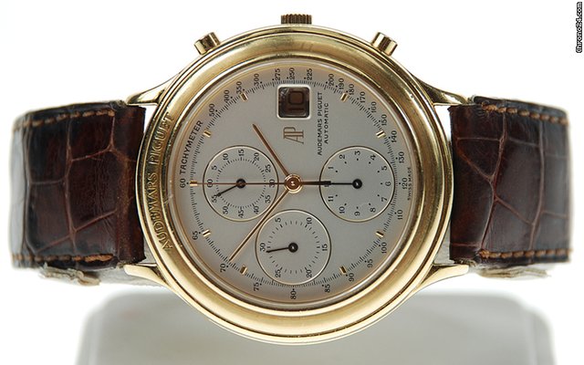 replica Audemars Piguet 18K Y/G, AUTOMATIC CHRONOGRAPH WITH DATE REGISTERS AND TACHOMETER WATCHES 1