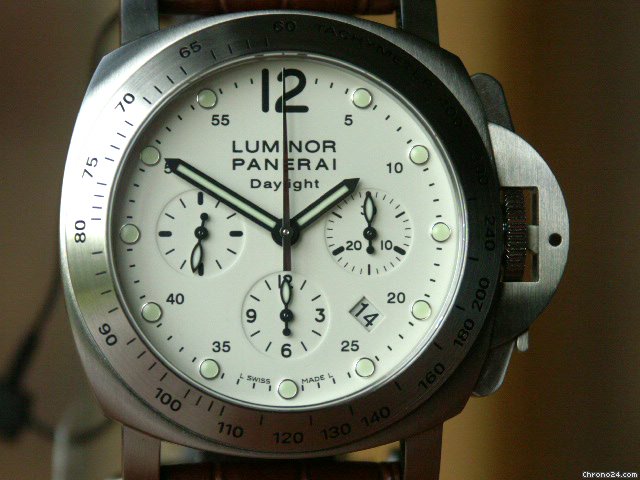 Panerai PAM 251 Luminor Daylight Chronograph Cream Dial 44 mm: Retail WATCHES 2