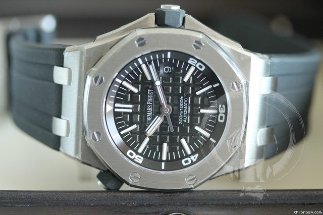 Audemars Piguet Royal Oak Offshore Diver (€10.500,- Excl. VAT) WATCHES 2