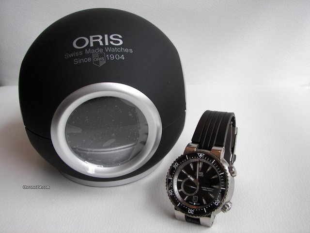 Oris Divers Titan 'C' Small Second, Date WATCHES 2