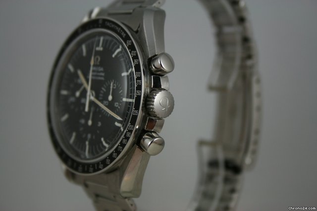 Omega speedmaster WATCHES 2