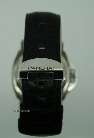 Panerai Luminor Base WATCHES 2